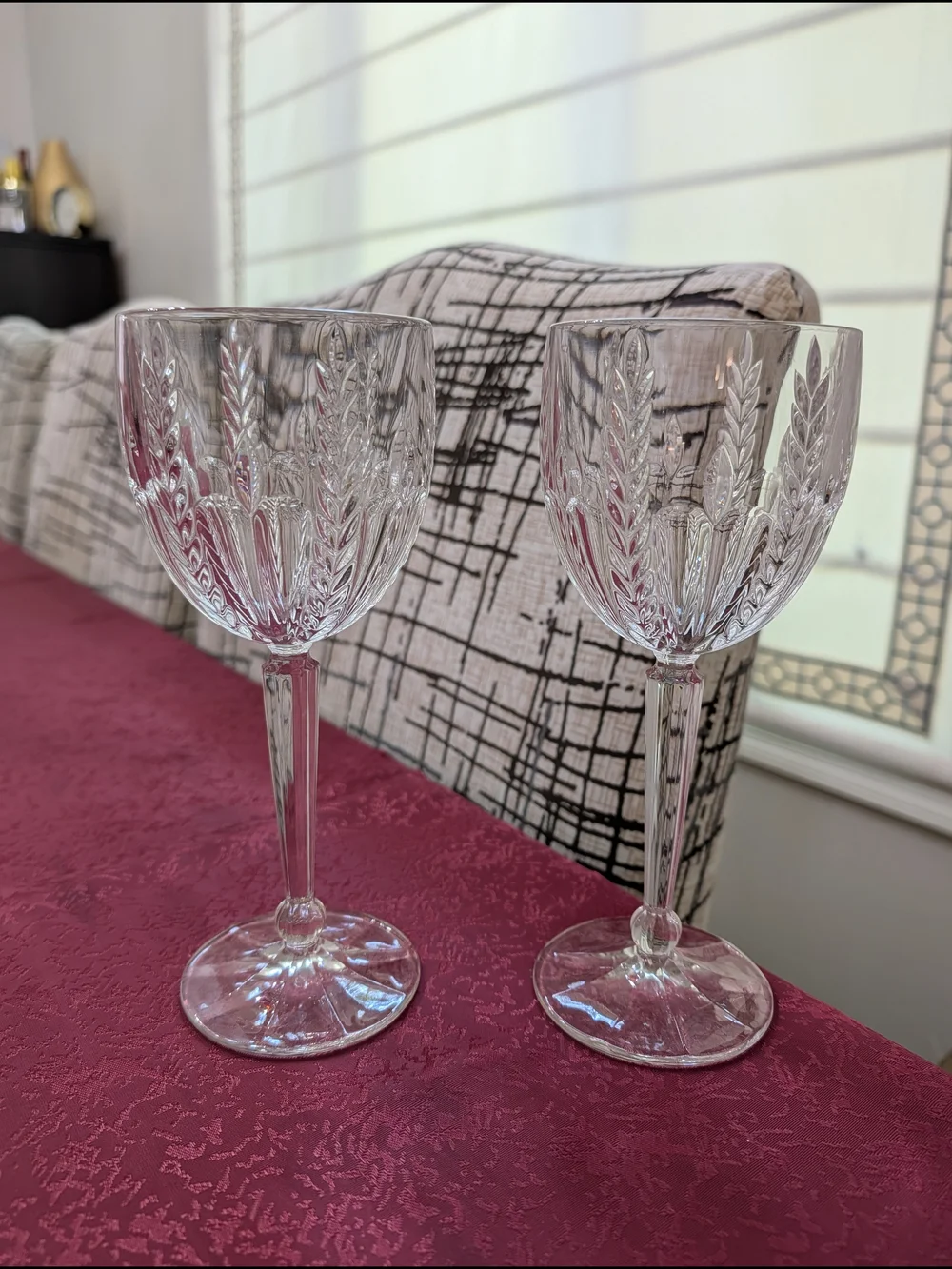 Clear Crystal Cut Wine Glasses - Elegant Stemware (Set of 2)